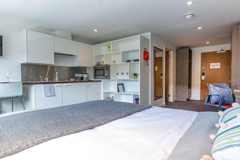 Studio to rent, Port Dundas Place, Glasgow G2