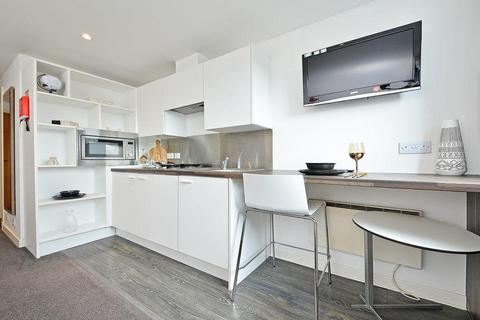 Studio to rent, Port Dundas Place, Glasgow G2