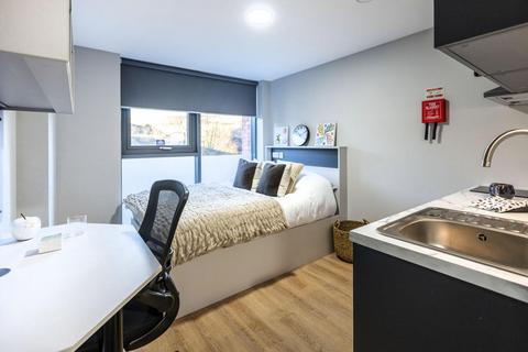 Studio to rent, Jocelyn Square, Glasgow G1