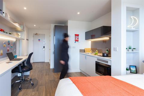 Studio to rent, New City Road, Glasgow G4