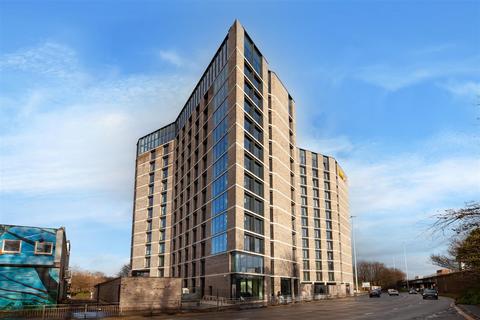 Studio to rent, New City Road, Glasgow G4