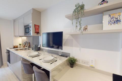 undefined, Silver Street, Reading RG1