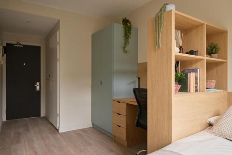 1 bedroom in a flat share to rent, Hallsville Road, London E16