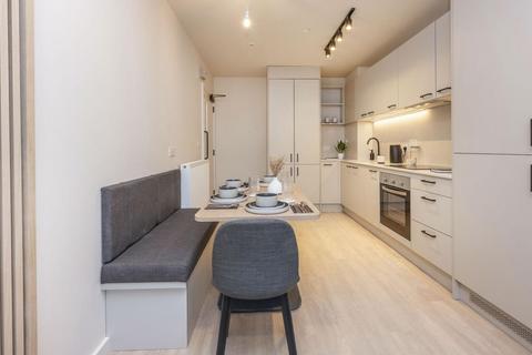1 bedroom in a flat share to rent, Beresford Street, London CB4