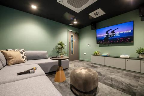 Studio to rent, Stanley Place, Edinburgh EH7