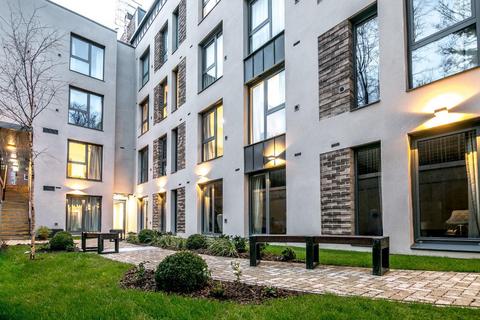 undefined, Silver Street, Reading RG1