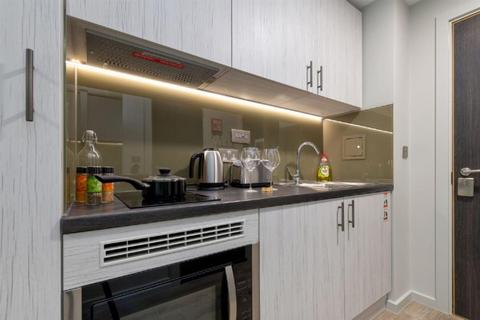 Studio to rent, Long Street, London E2