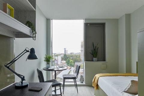 Studio to rent, Long Street, London E2