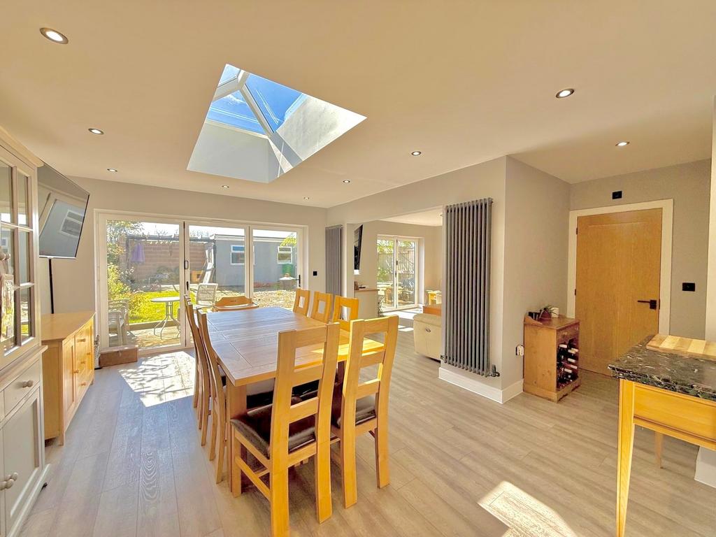Stratton St. Margaret, Swindon SN2 3 bed semi-detached house for sale ...