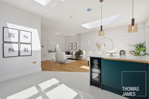 4 bedroom semi-detached house for sale, Ash Grove, London, EN1
