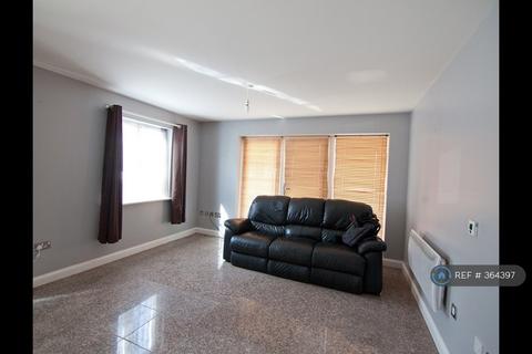 2 bedroom flat to rent, King George Crescent, Wembley, HA0