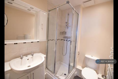 2 bedroom flat to rent, King George Crescent, Wembley, HA0