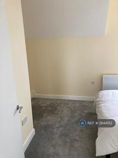 2 bedroom flat to rent, Canal St, Oldbury, B69