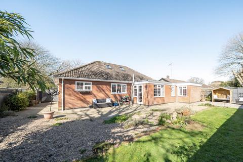 4 bedroom detached bungalow for sale, Park Avenue, Hundleby, Spilsby