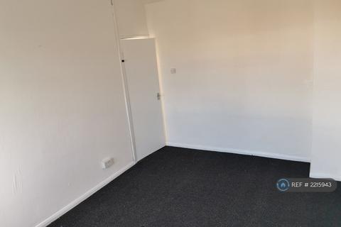 3 bedroom terraced house to rent, Mead Lane, Cwmbran, NP44