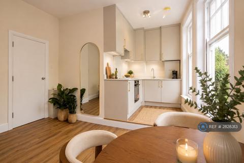 1 bedroom flat to rent, Highgate Avenue, London, N6