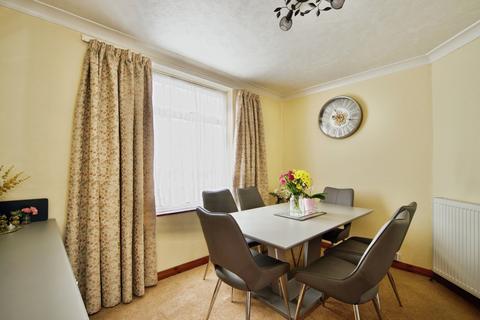 2 bedroom terraced house for sale, Walnut Tree Road, Dagenham, RM8