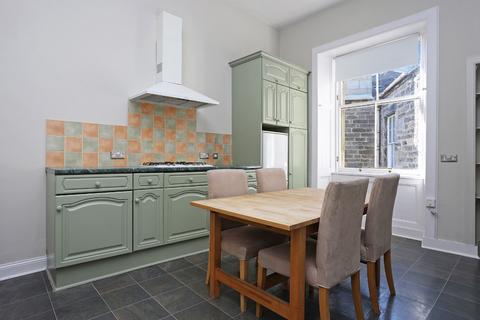 undefined, Montgomery Street, Edinburgh, EH7