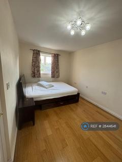1 bedroom in a house share to rent, Lake Close, London, RM8