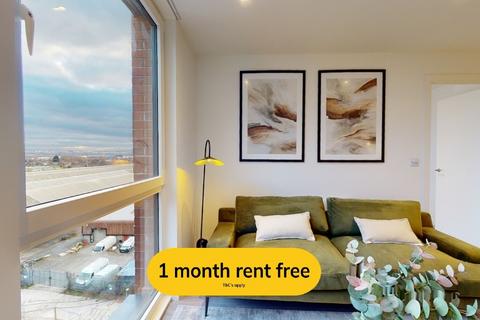 2 bedroom flat to rent, Dumballs Road