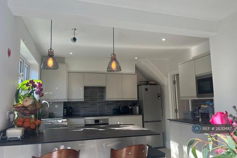 4 bedroom semi-detached house to rent, Courtland Avenue, Cambridge, CB1