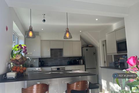 1 bedroom in a house share to rent, Courtland Avenue, Cambridge, CB1