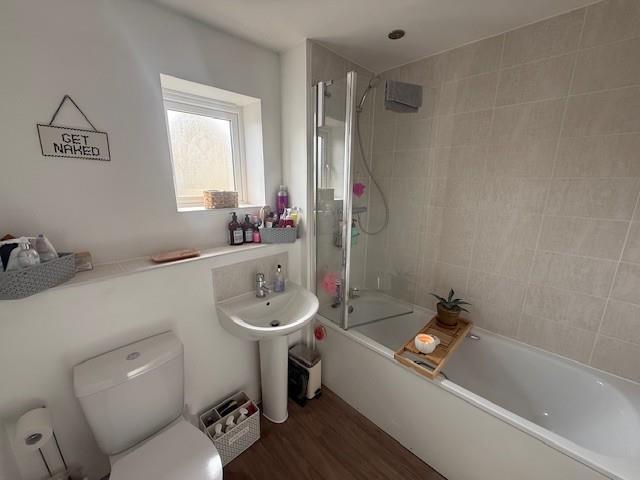 Bathroom 2.jpg