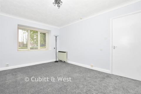 1 bedroom ground floor flat for sale, Cedar Lodge, Crawley RH11