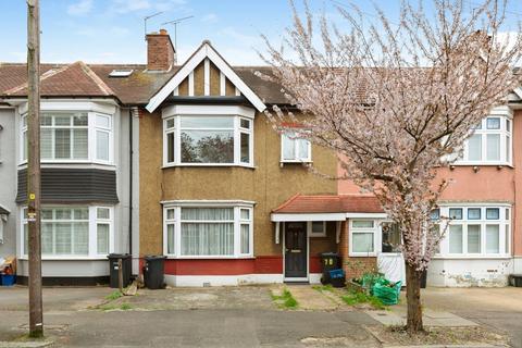 Charter Avenue, Ilford, IG2