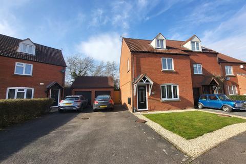 3 bedroom house to rent, Arley Close, SWINDON