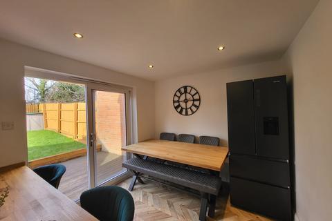 3 bedroom house to rent, Arley Close, SWINDON
