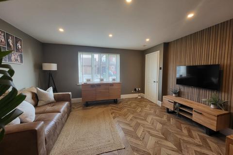 3 bedroom house to rent, Arley Close, SWINDON