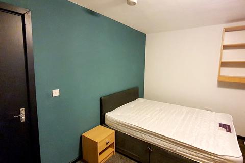 1 bedroom flat to rent, Biscayne House, 16 Longside Lane, Bradford