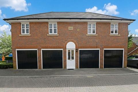 2 bedroom flat for sale, Woodberry Close, London, NW7