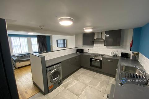 1 bedroom in a flat share to rent, Slater Street, Liverpool, L1