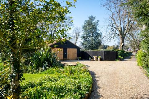4 bedroom cottage for sale, Colchester Road, Ardleigh