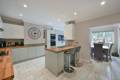 3 bedroom terraced house for sale, Ashurst Road, Tadworth KT20