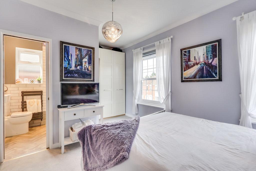House in Southampton - More