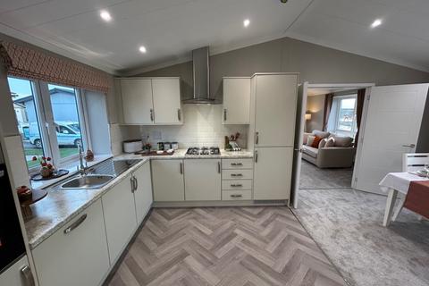 2 bedroom park home for sale, Canvey Island, Essex, SS8