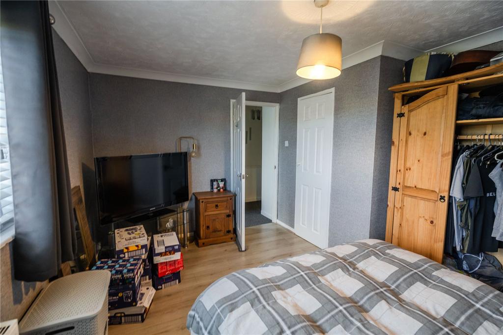 Bedroom 1 (2)