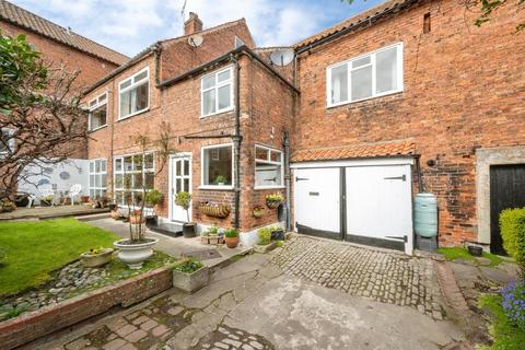4 bedroom character property for sale, Crossland Gardens, Tickhill, DONCASTER
