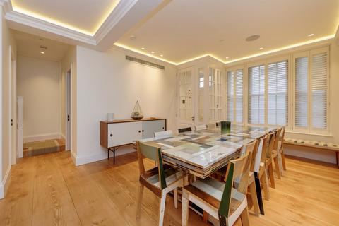 undefined, Grosvenor Crescent Mews, London, SW1X