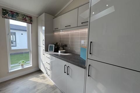 2 bedroom park home for sale, Canvey Island, Essex, SS8