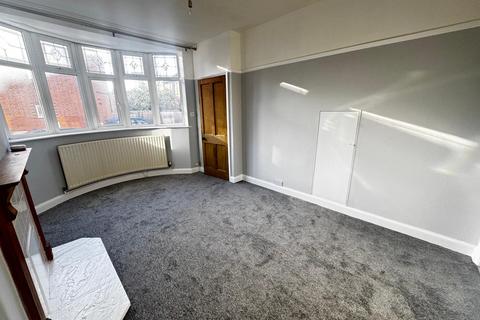 2 bedroom townhouse to rent, Richmond Close,  Leicester, LE2