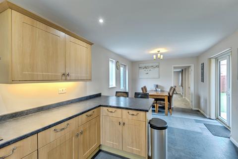 4 bedroom semi-detached house for sale, Beaune Close, Northampton
