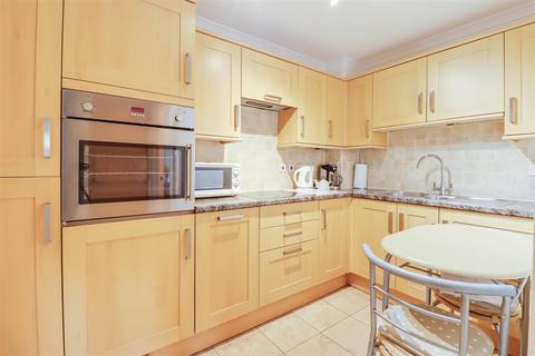 2 bedroom retirement property for sale, Long Road, Canvey Island SS8