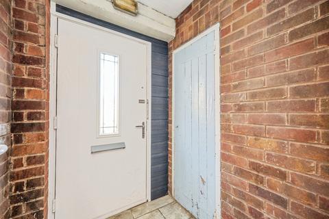 2 bedroom flat for sale, Neville Street, Glascote, Tamworth, Staffordshire, B77