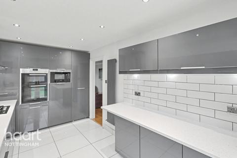 4 bedroom detached house for sale, Kensington Gardens, Carlton