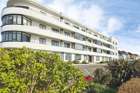 3 bedroom flat for sale, Brighton Road, Worthing BN11