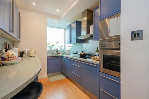2 bedroom flat for sale, Grosvenor Road, LONDON SW1V